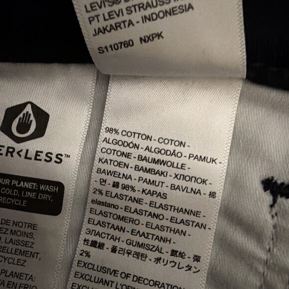 NEW Levi’s Women’s 312 Shaping Slim Hypersoft Black Size 32 14S Short Chino - Picture 10 of 10